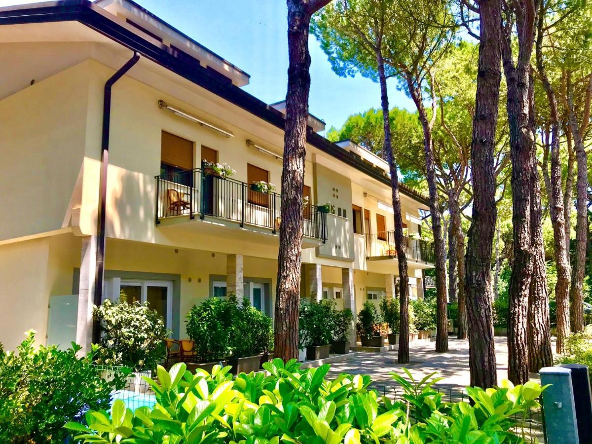 Park Hotel Pineta & Dependance Suite Eraclea Mare Exterior photo