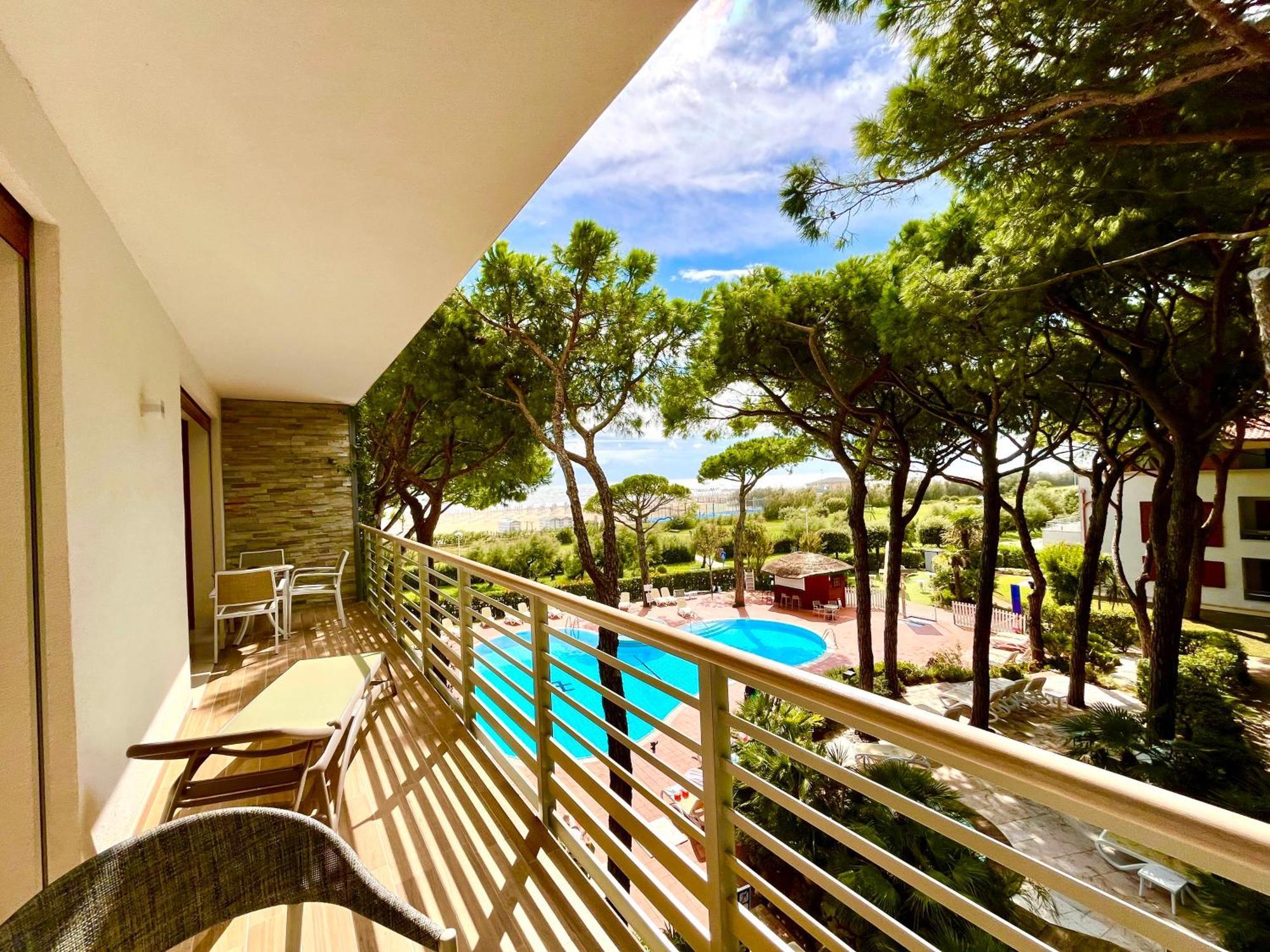 Park Hotel Pineta & Dependance Suite Eraclea Mare Exterior photo