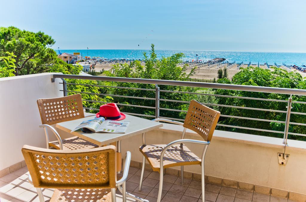 Park Hotel Pineta & Dependance Suite Eraclea Mare Exterior photo