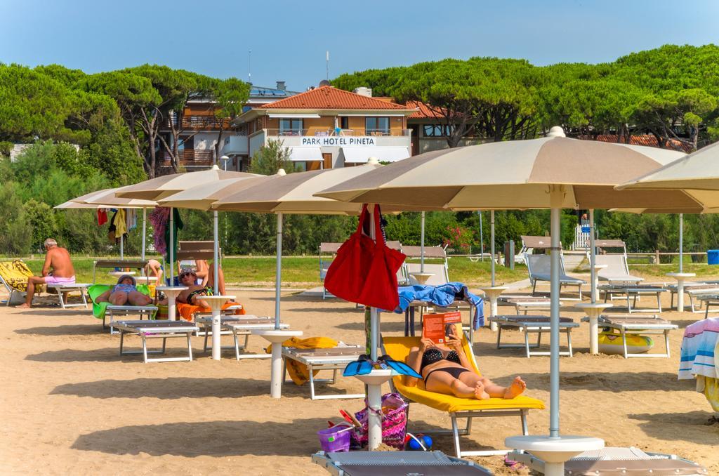 Park Hotel Pineta & Dependance Suite Eraclea Mare Exterior photo