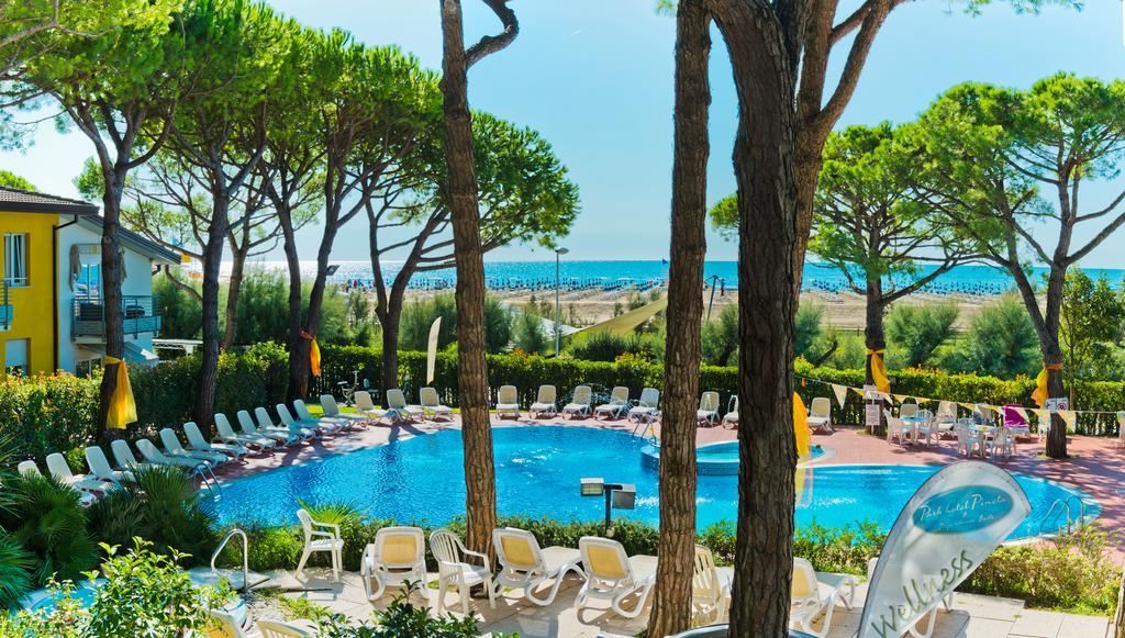 Park Hotel Pineta & Dependance Suite Eraclea Mare Exterior photo