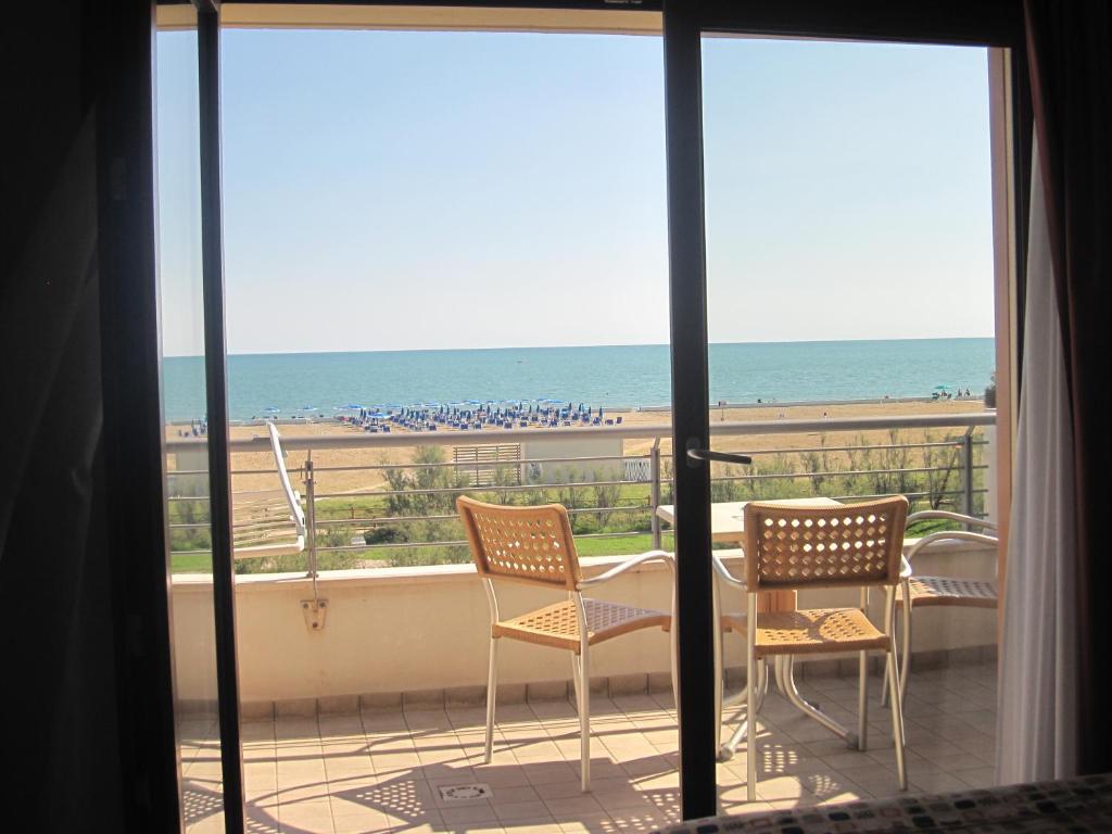 Park Hotel Pineta & Dependance Suite Eraclea Mare Exterior photo